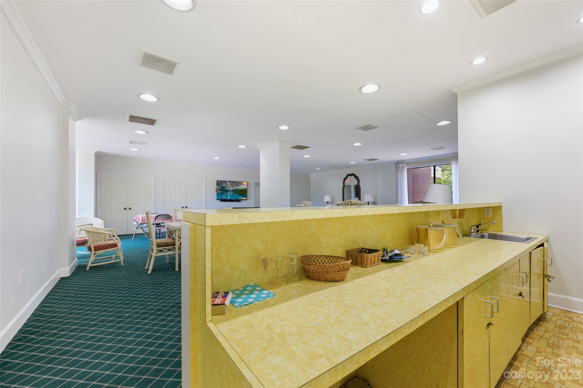 816 Cherokee Road, Unit H Charlotte, NC 28207 - Photo 29 of 31