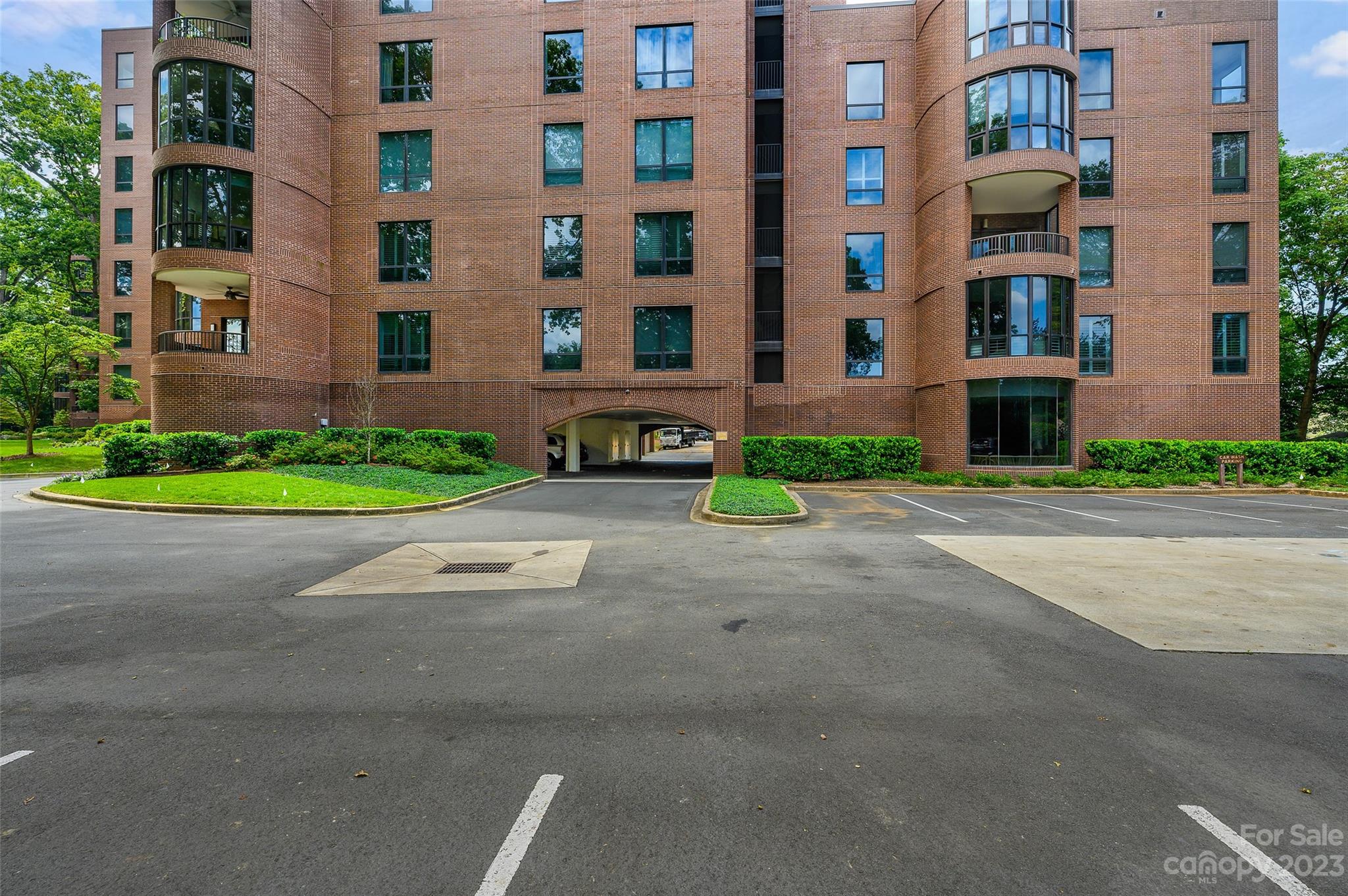 816 Cherokee Road, Unit H Charlotte, NC 28207 - Photo 30 of 31