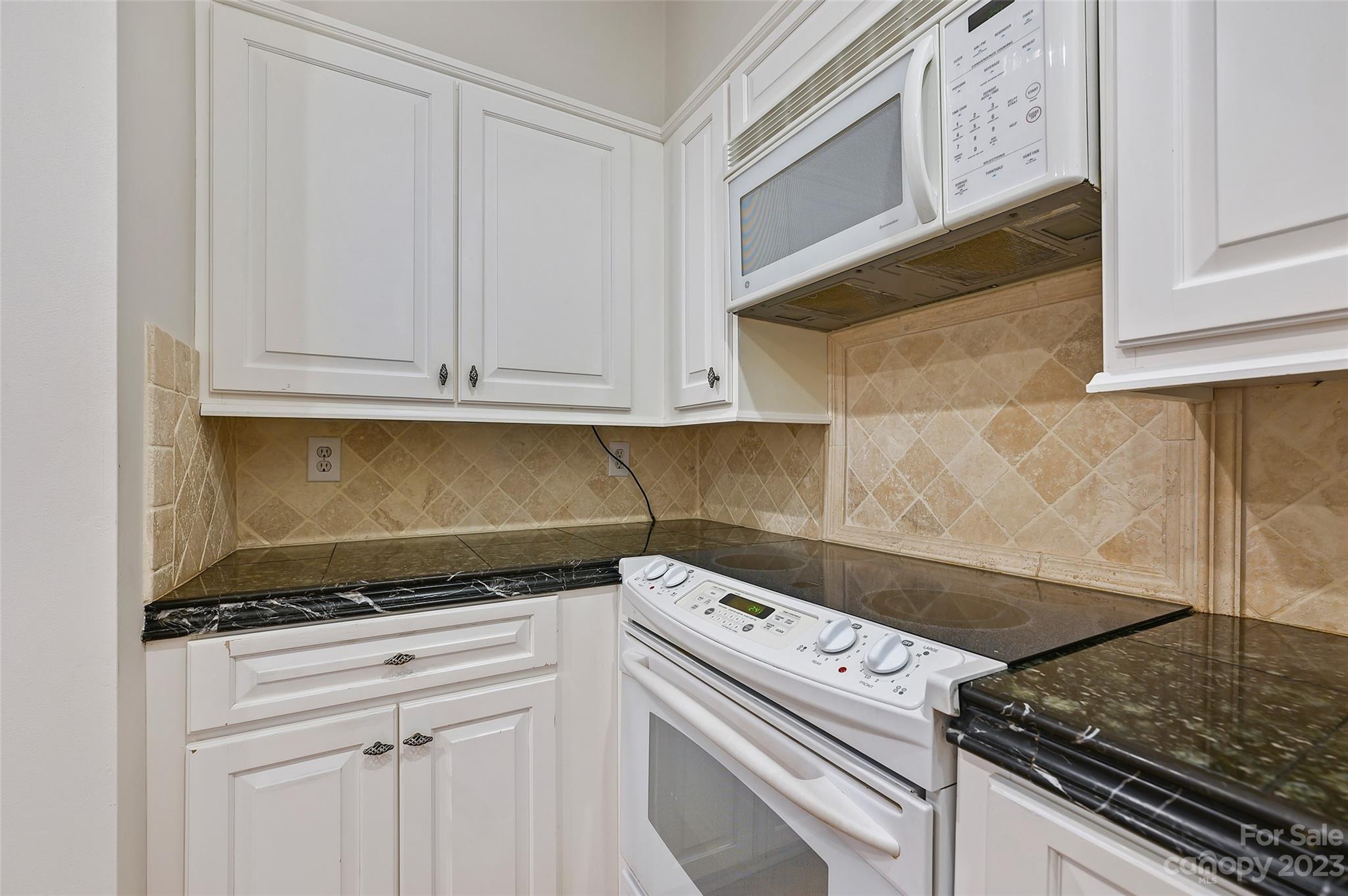 816 Cherokee Road, Unit H Charlotte, NC 28207 - Photo 7 of 31