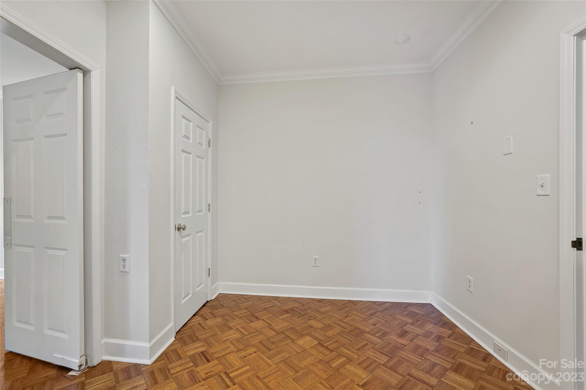 816 Cherokee Road, Unit H Charlotte, NC 28207 - Photo 8 of 31