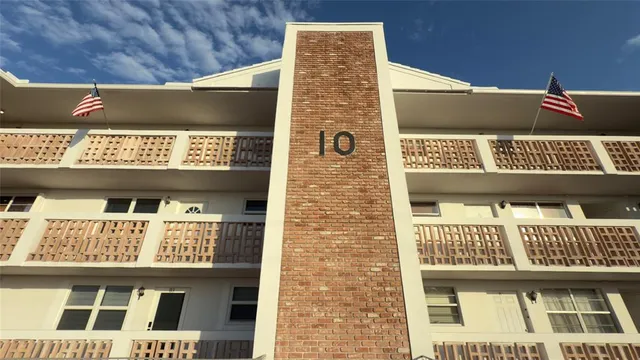 $395,000 | 10 Southeast 13th Street, Unit B3, Boca Raton, FL 33432