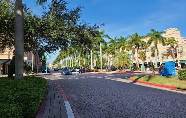 $395,000 | 10 Southeast 13th Street, Unit B3, Boca Raton, FL 33432