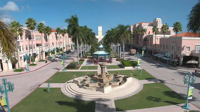 $395,000 | 10 Southeast 13th Street, Unit B3, Boca Raton, FL 33432