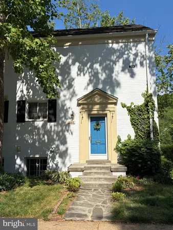 $2,600 | 3315 Coryell Lane, Alexandria, VA 22302
