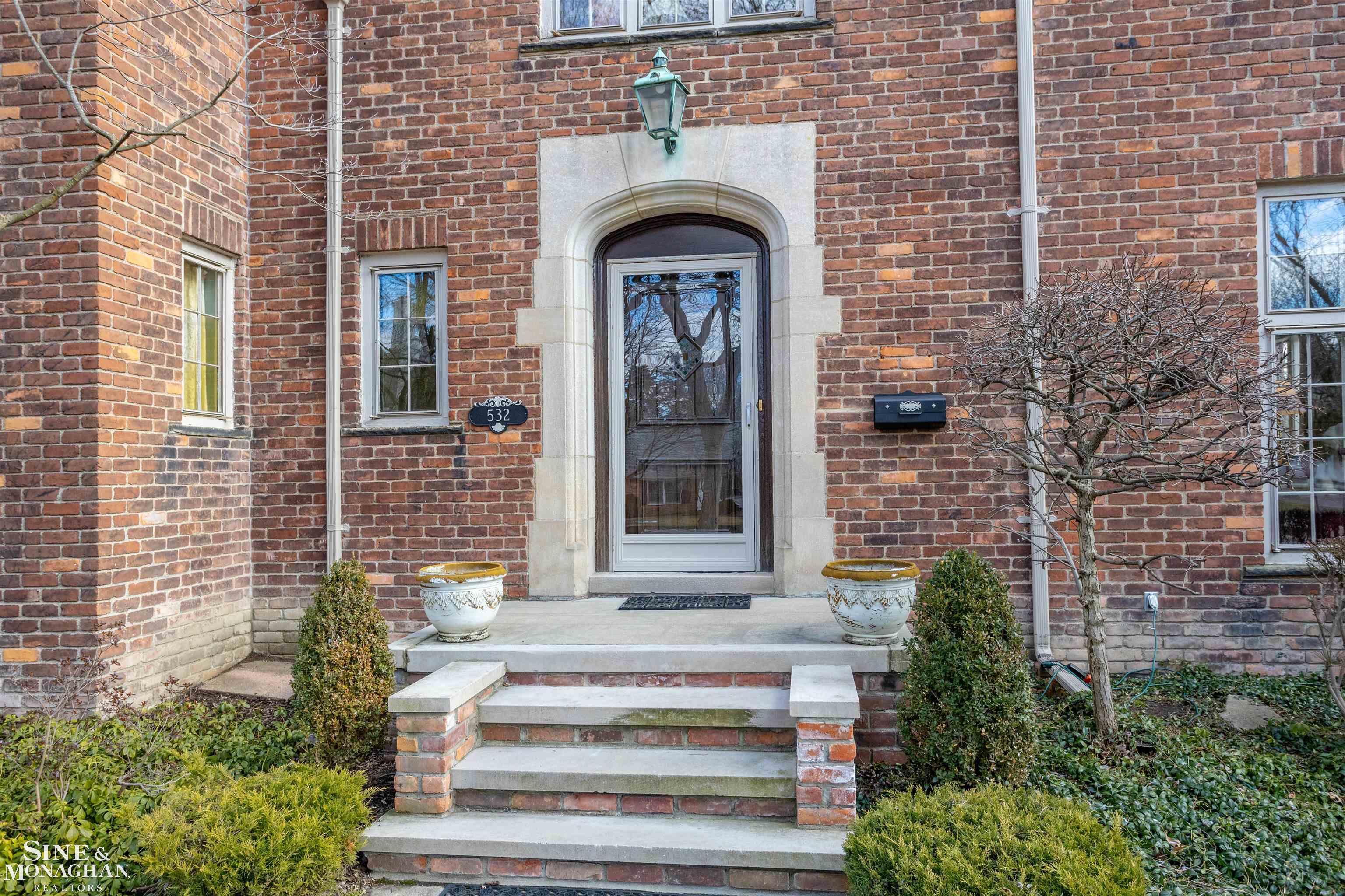 532 Lincoln Road Grosse Pointe, MI 48230 - Photo 2 of 71