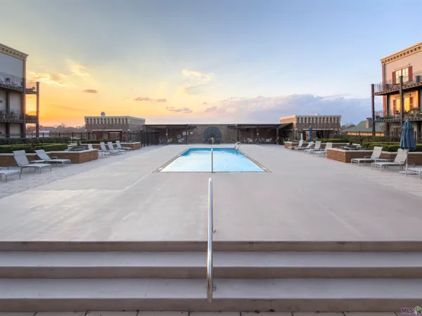 $2,500 | 7707 Bluebonnet Boulevard, Unit 215, Baton Rouge, LA 70810