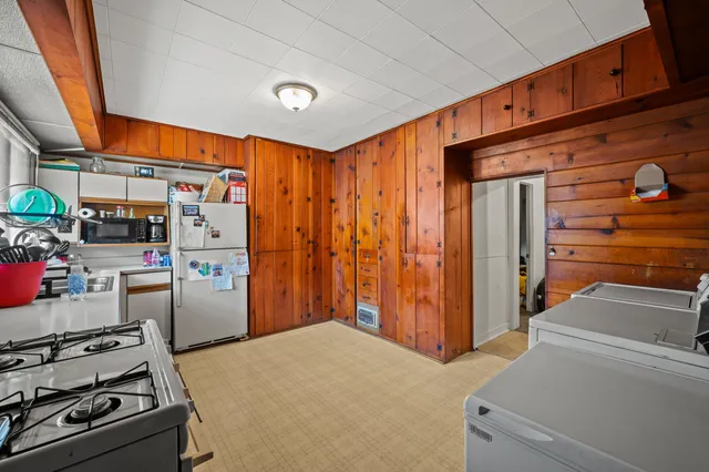 $199,000 | 422 North Main Street, Watervliet, MI 49098