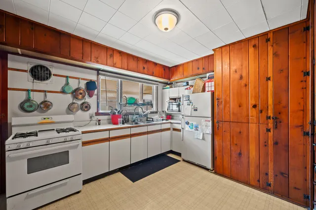 $199,000 | 422 North Main Street, Watervliet, MI 49098