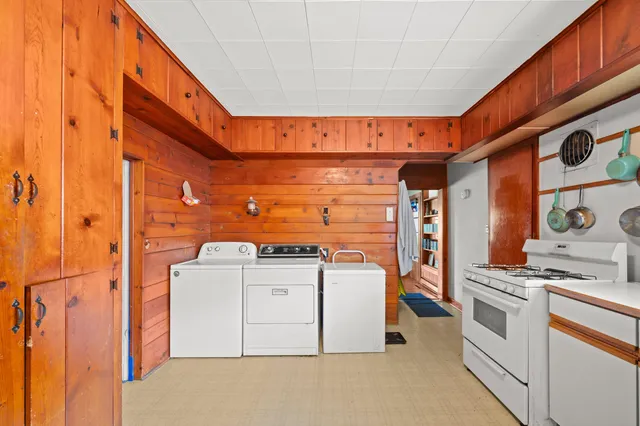 $199,000 | 422 North Main Street, Watervliet, MI 49098