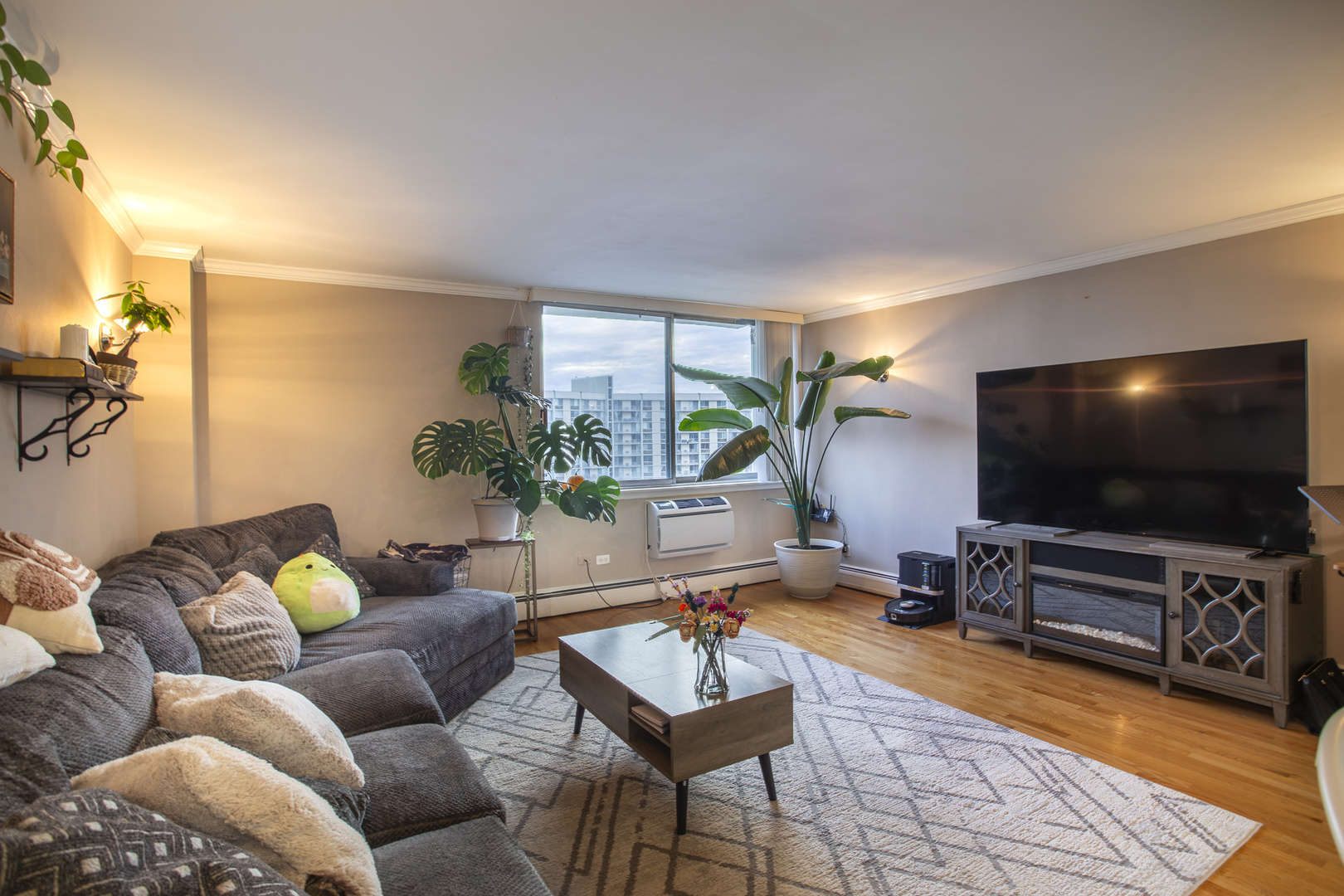 20 North Tower Road, Unit 12J Oak Brook, IL 60523 - Photo 4 of 16