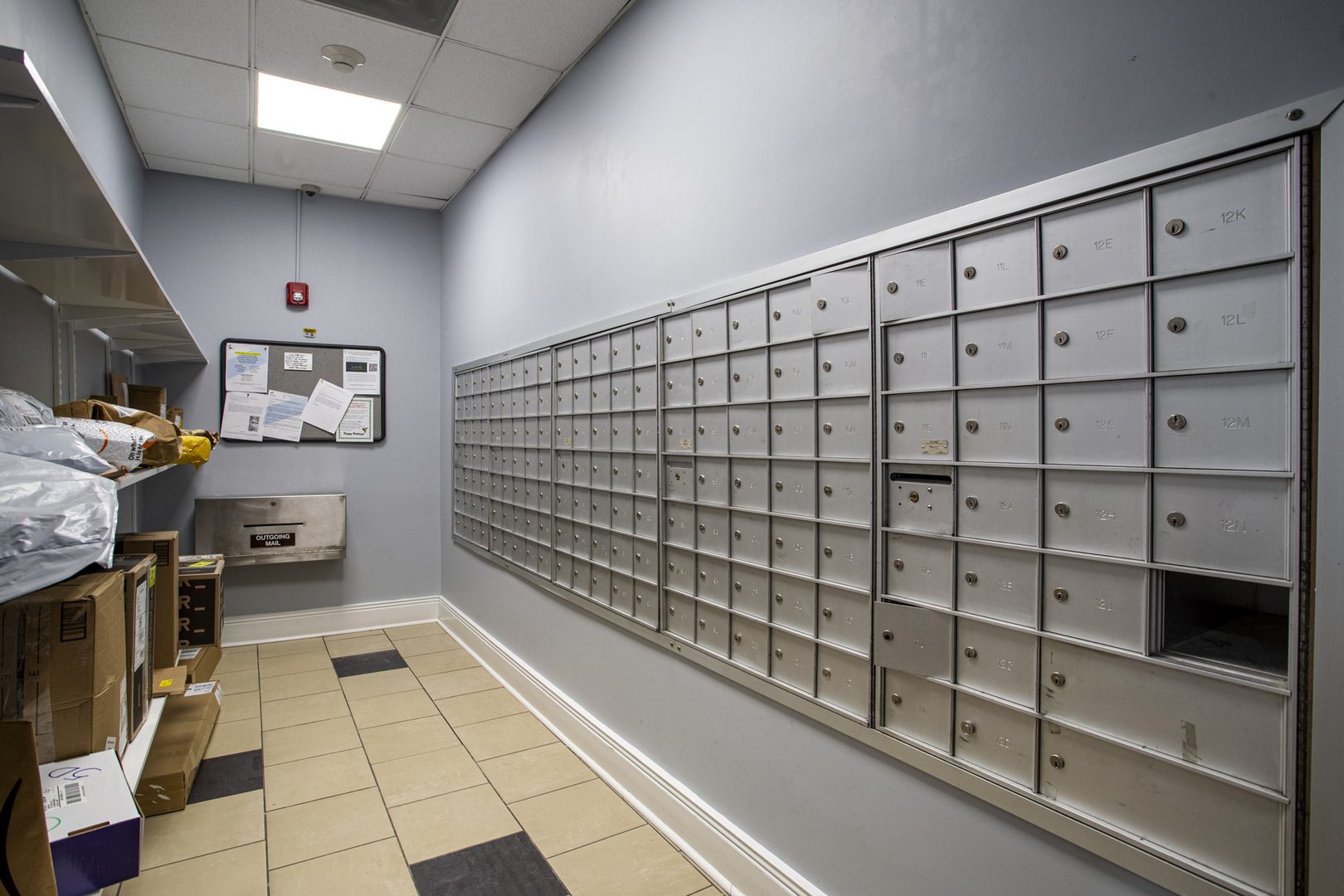 20 North Tower Road, Unit 12J Oak Brook, IL 60523 - Photo 10 of 16