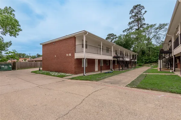 $875 | 600 Palm Street, Unit 13, Huntsville, TX 77340