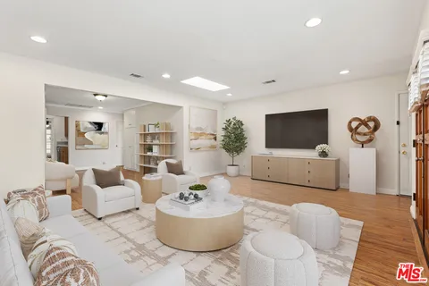 $1,595,000 | 8512 Belford Avenue, Los Angeles, CA 90045