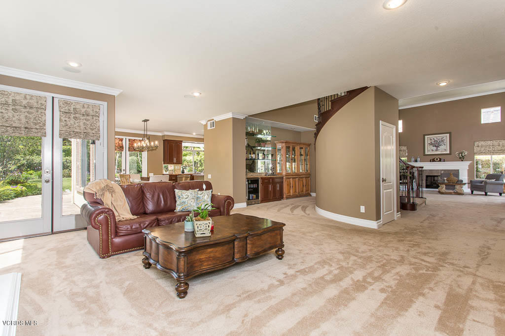 11245 Bentcreek Road Moorpark, CA 93021 - Photo 19 of 48 a living room with furniture and a large window