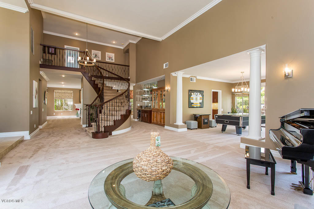 11245 Bentcreek Road Moorpark, CA 93021 - Photo 8 of 48