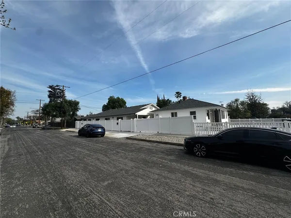 $3,750 | 15950 Cohasset Street, Van Nuys, CA 91406