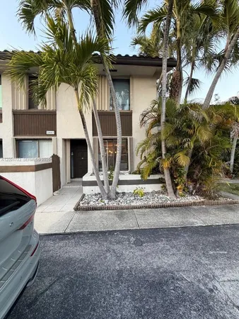 $4,159 | 2661 Northeast 164th Street, Unit 40, North Miami Beach, FL 33160