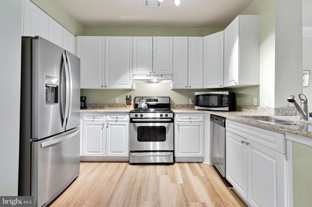 $270,000 | 501 Hungerford Drive, Unit P81, Rockville, MD 20850