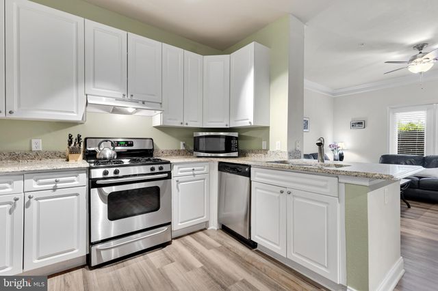 $270,000 | 501 Hungerford Drive, Unit P81, Rockville, MD 20850