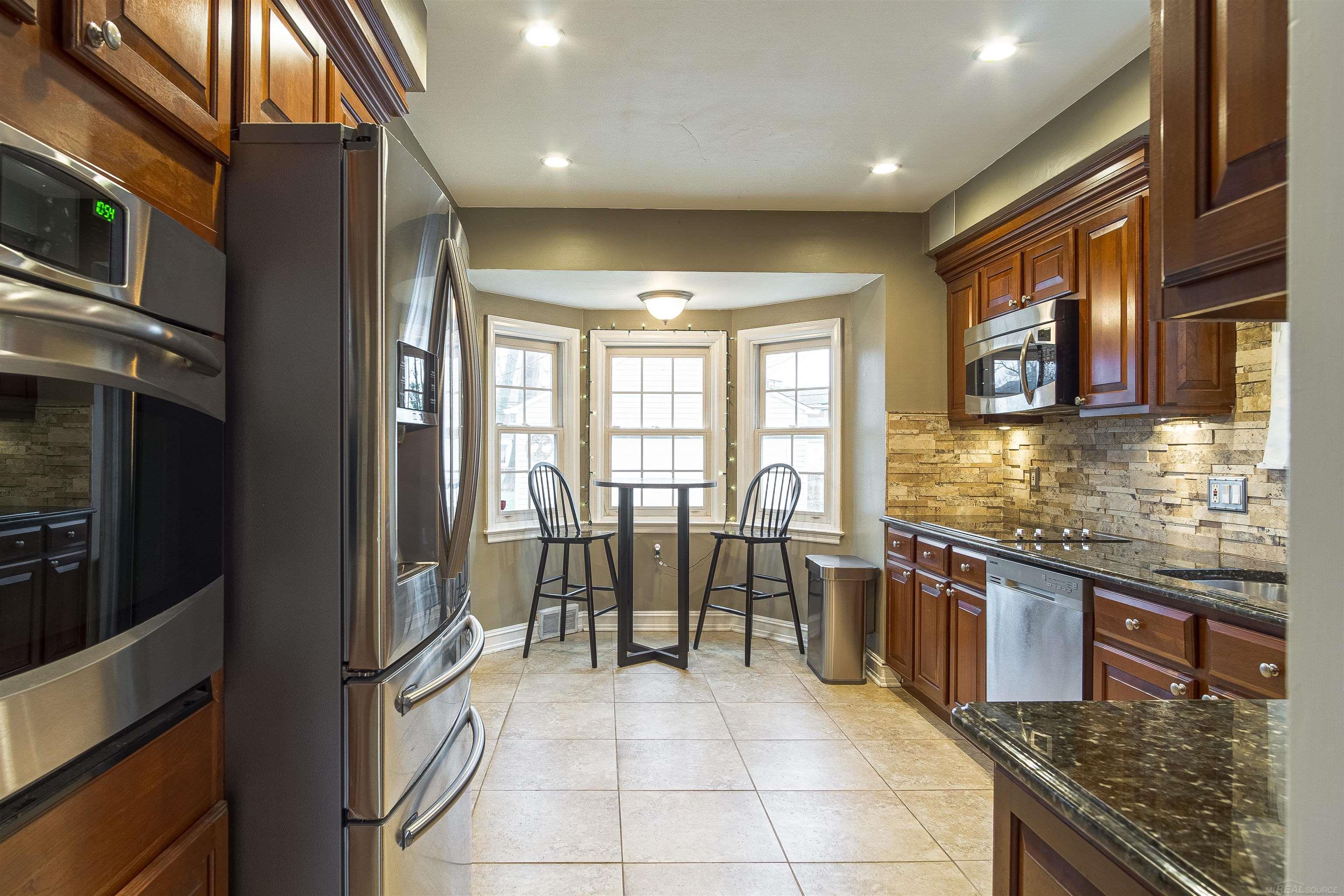 1644 Severn Road Grosse Pointe Woods, MI 48236 - Photo 21 of 45