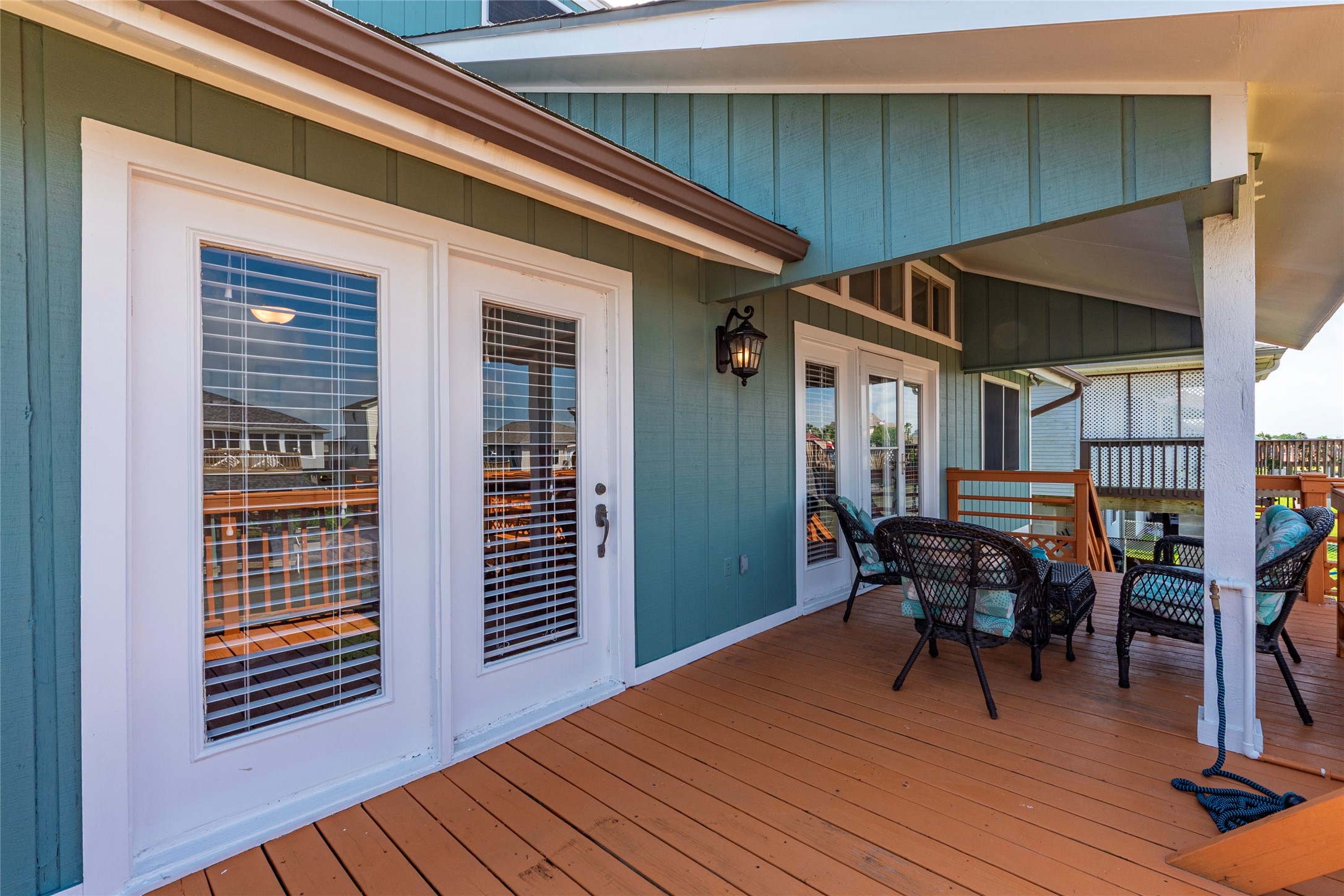 3 Pelican La Marque, TX 77568 - Photo 27 of 46 a view of a dinning tables and chairs in patio of the house