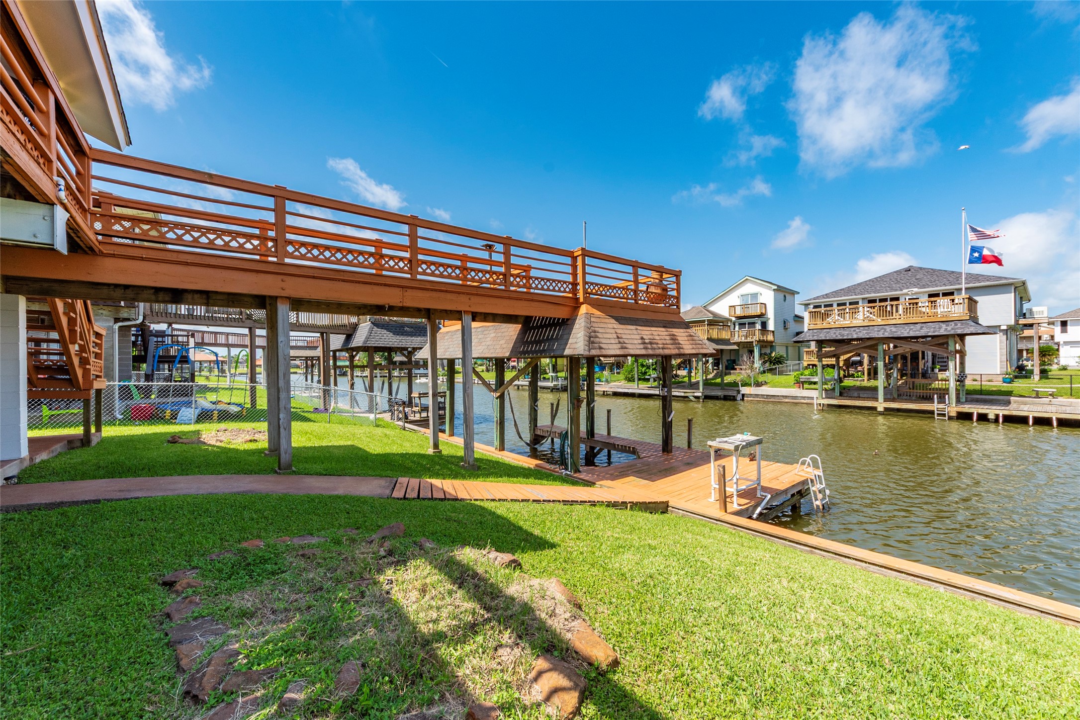 3 Pelican La Marque, TX 77568 - Photo 34 of 46 a view of a house with a yard from a patio