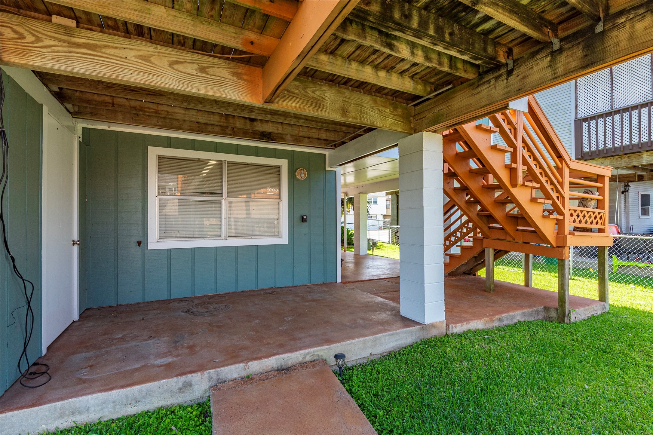 3 Pelican La Marque, TX 77568 - Photo 40 of 46 a view of an entrance of the house