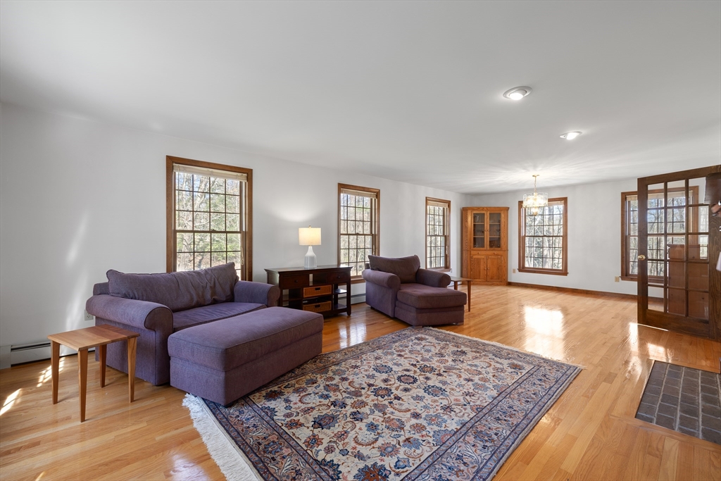 60 Cambridge Road Hampstead, NH 03841 - Photo 3 of 33