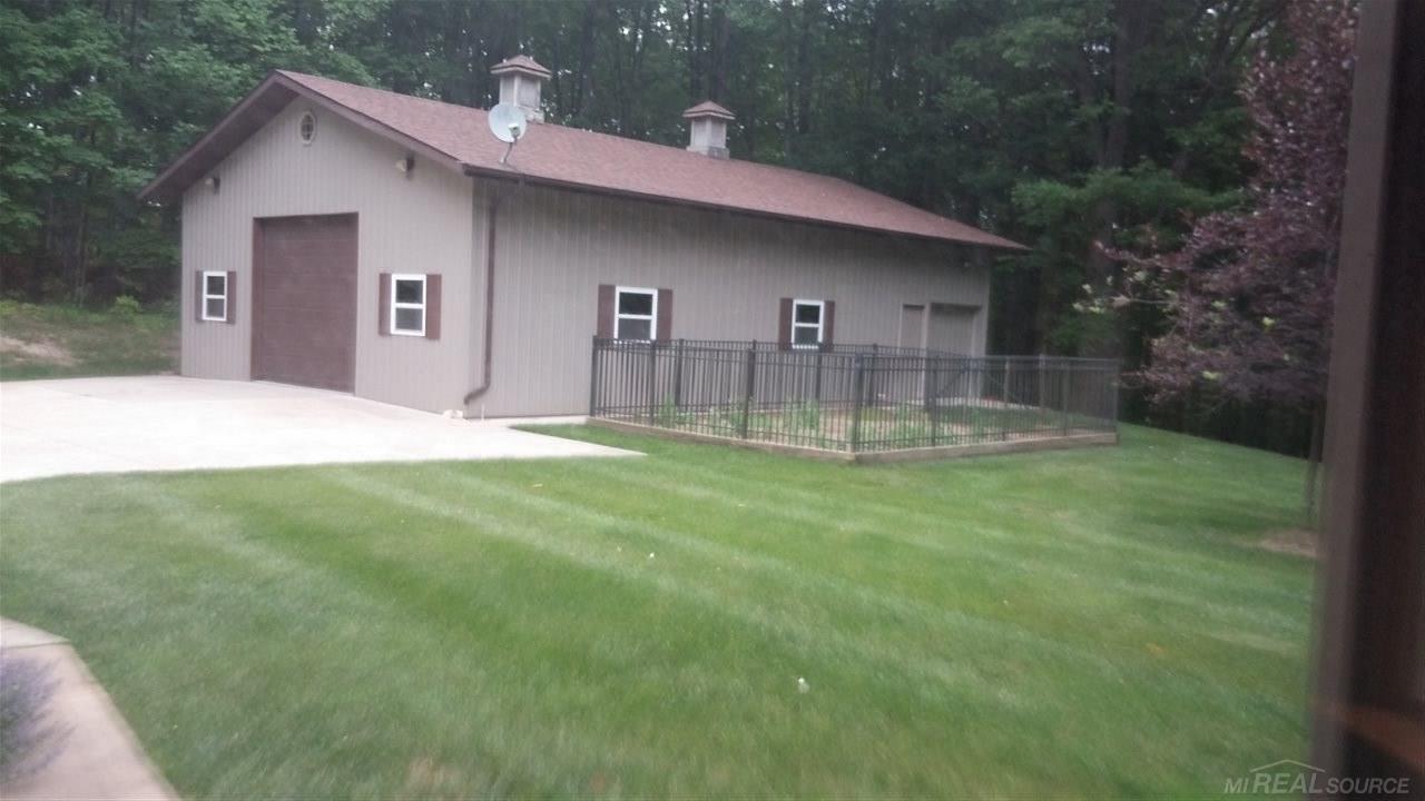 3566 Charitoo Ridge Leonard, MI 48367 - Photo 19 of 24