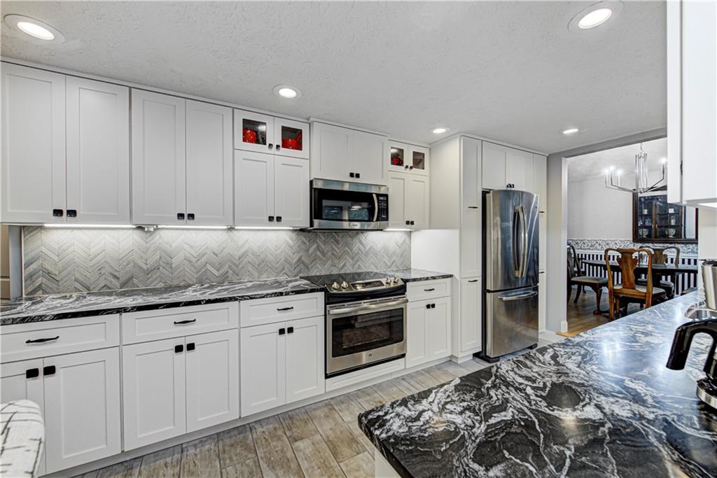 80 Forest Ridge Court Fishers, IN 46037 - Photo 3 of 56 Gallery Image 3