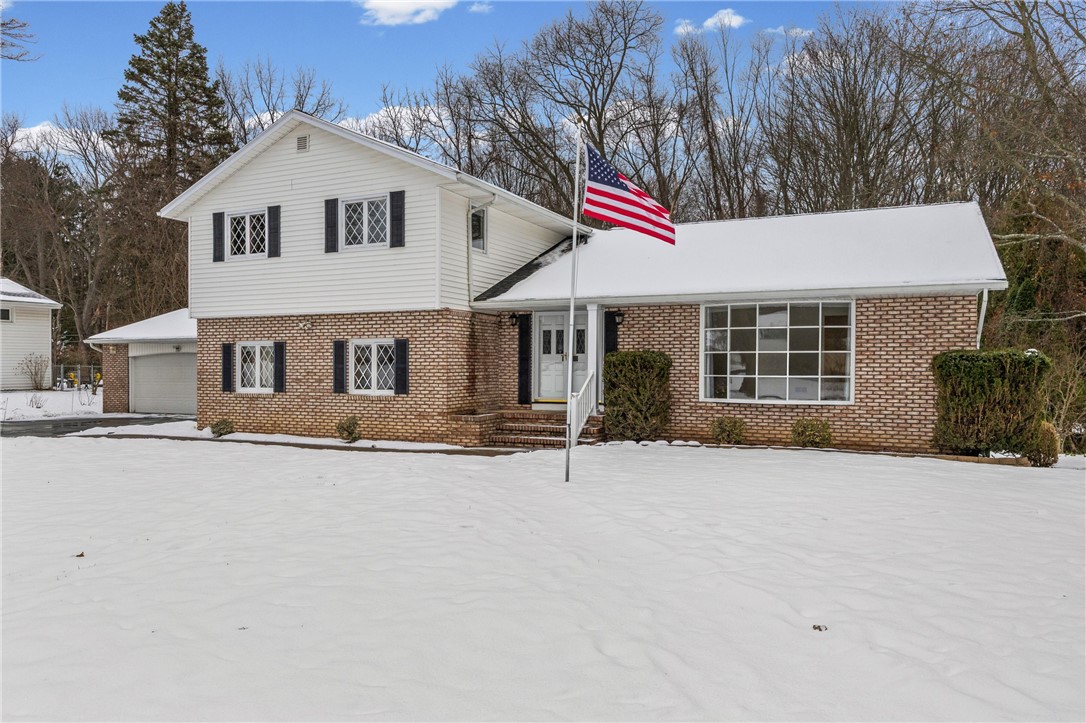 59 Callingham Road Pittsford, NY 14534 - Photo 3 of 40