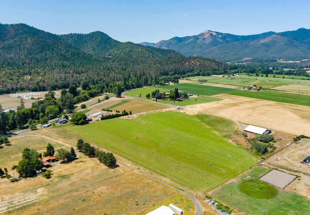 900 Hamilton Road Jacksonville, OR 97530 - Photo 112 of 159 HR(9)
