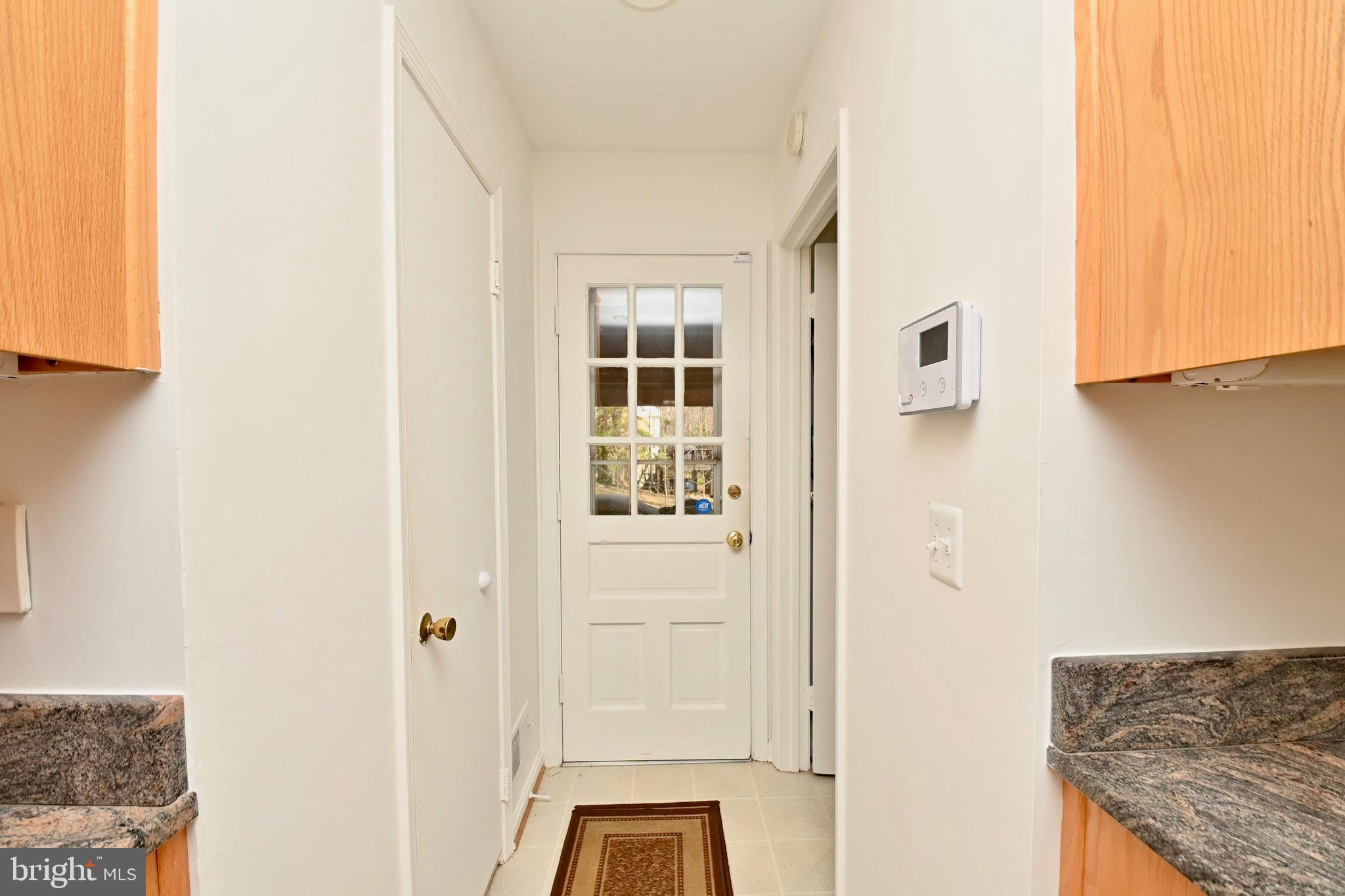 8701 Gateshead Road Alexandria, VA 22309 - Photo 23 of 41 Side Entry