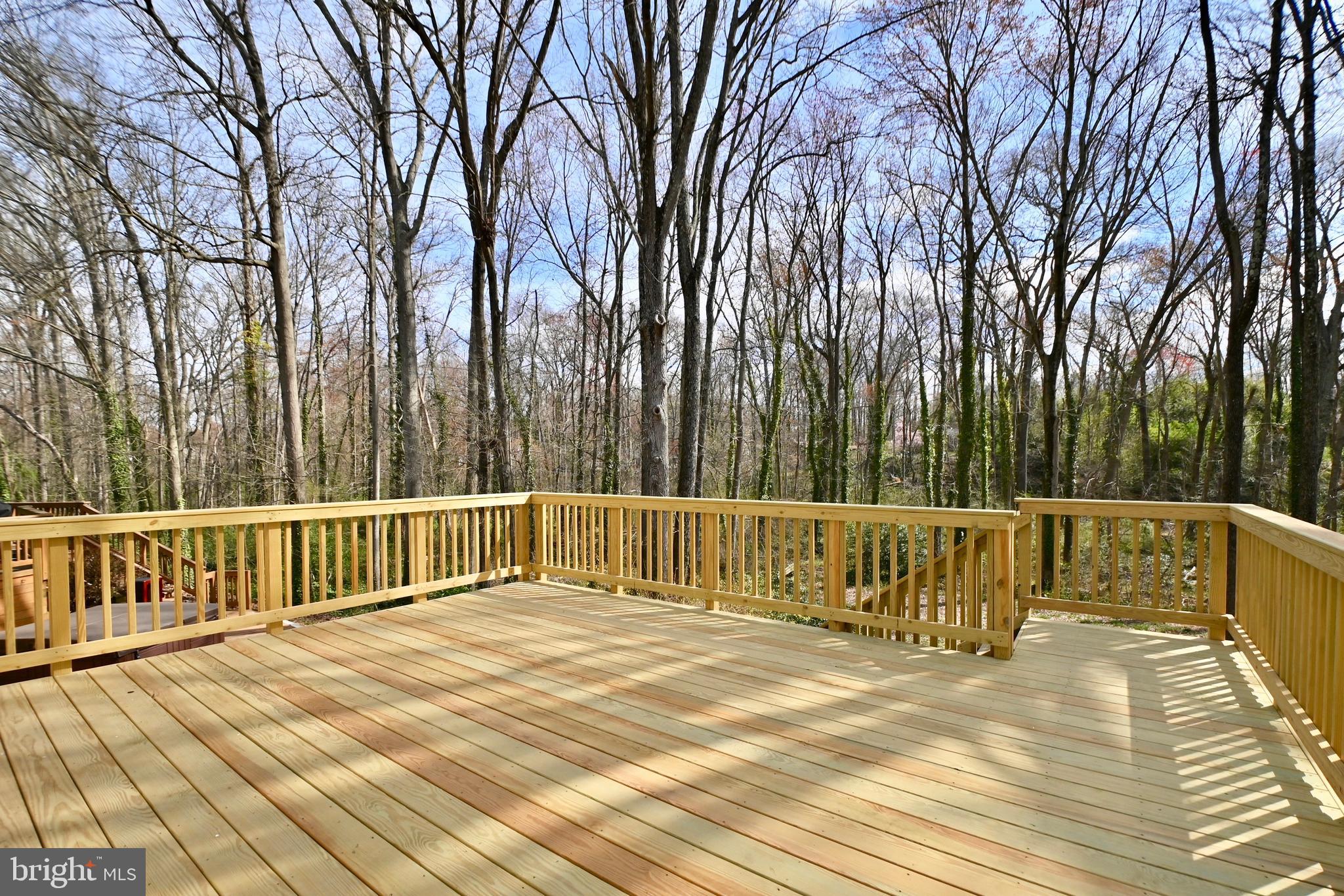 8701 Gateshead Road Alexandria, VA 22309 - Photo 24 of 41 Upper Deck