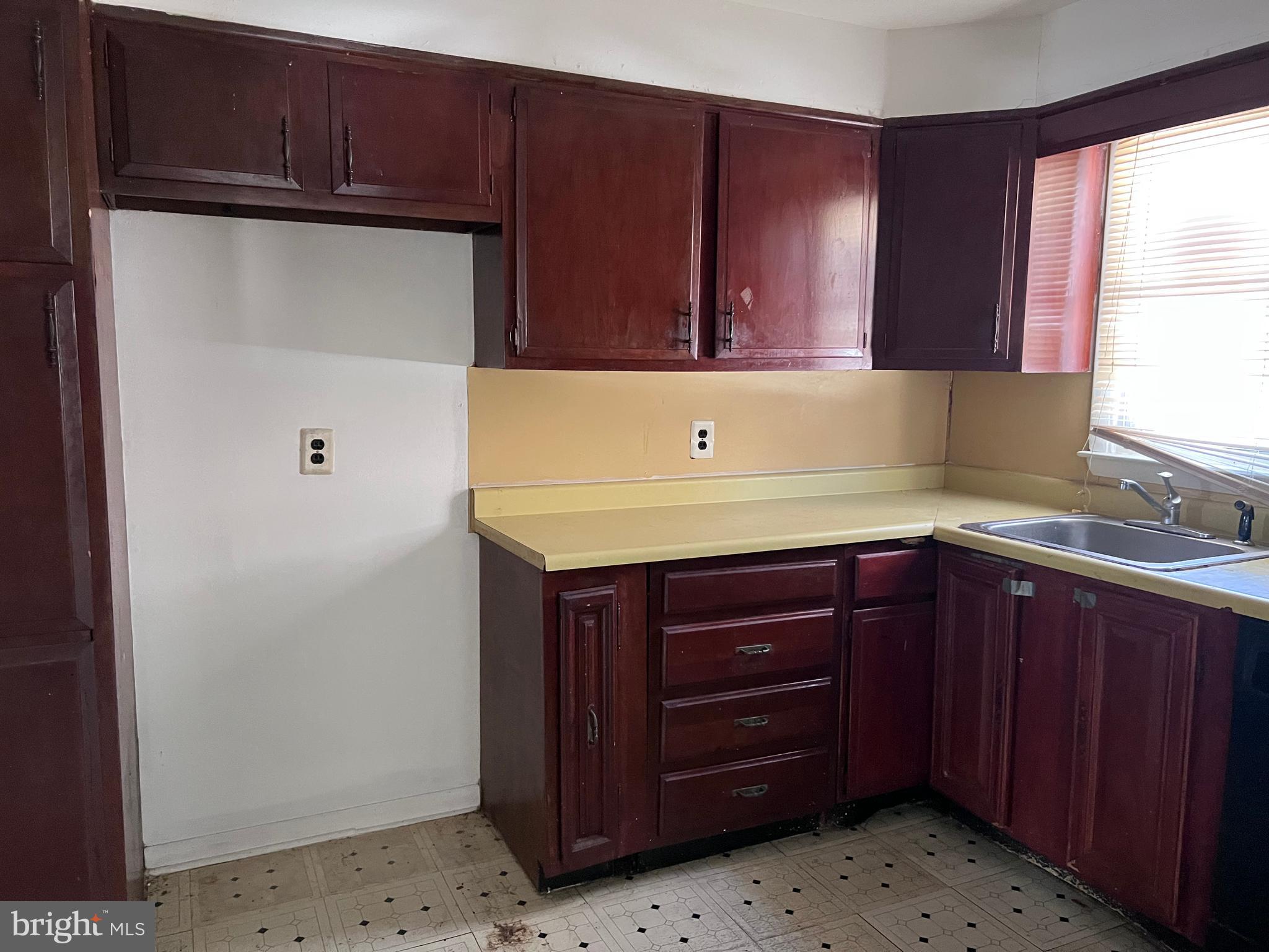320 Company Street Lawnside, NJ 08045 - Photo 4 of 26
