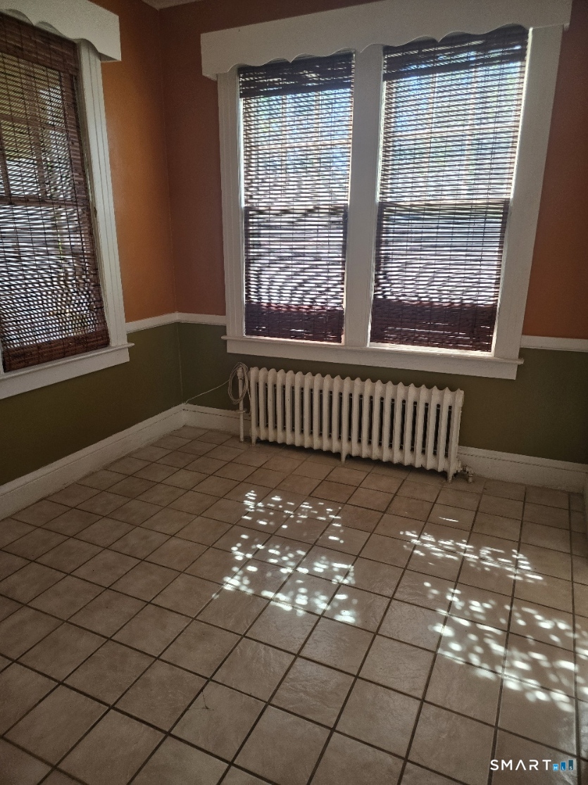 197 Ridgefield Street Hartford, CT 06112 - Photo 15 of 23 Breakfast Nook Area Off The Kitchen
