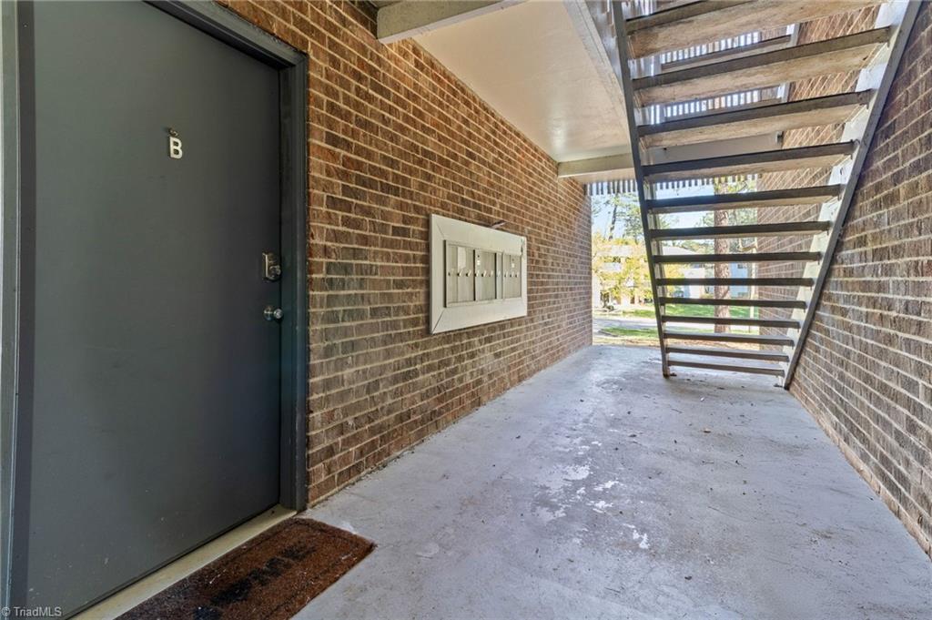 1110 Schaub Drive, Unit B Raleigh, NC 27606 - Photo 21 of 23