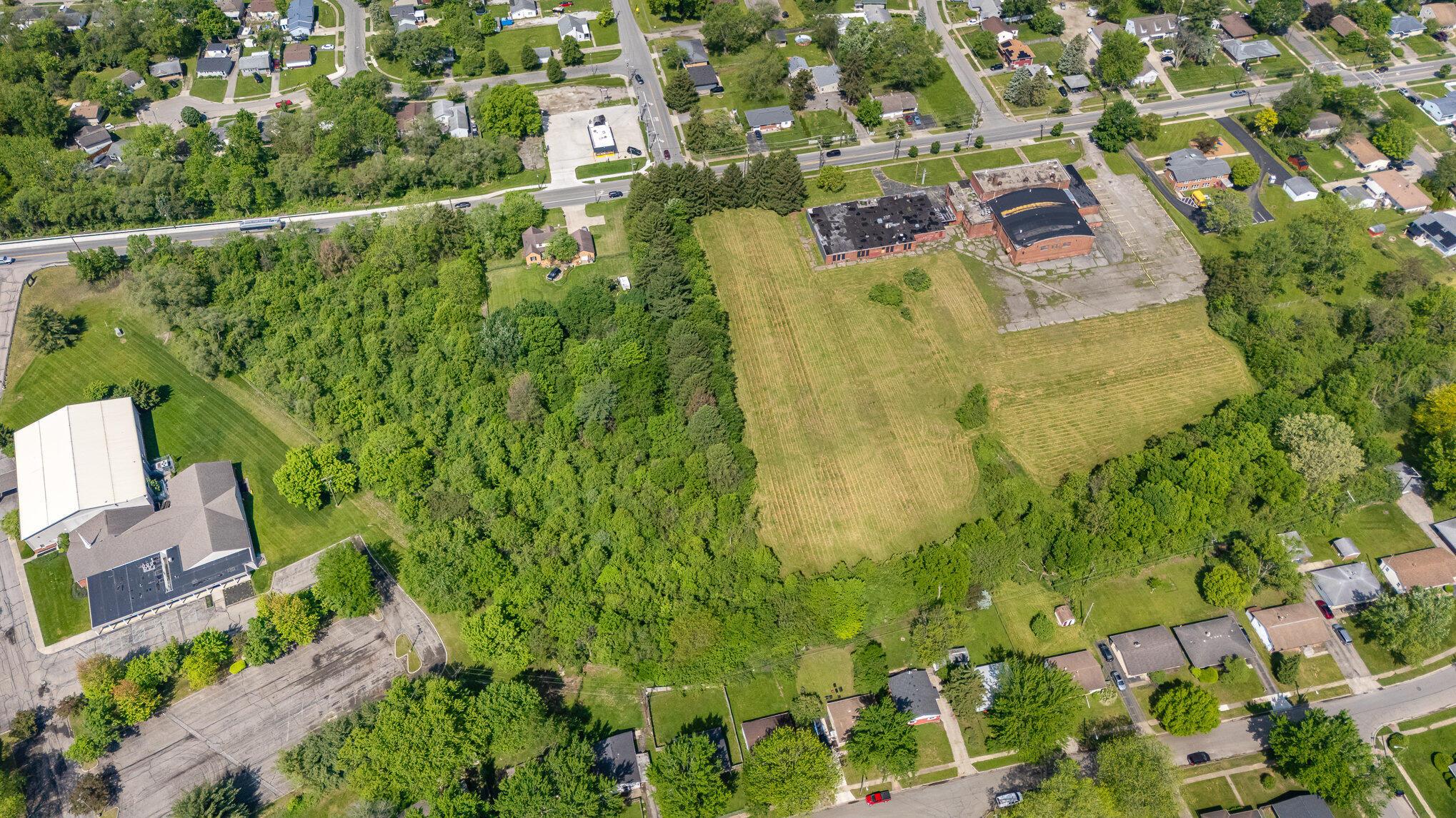 1712 Courtright Road Columbus, OH 43227 - Photo 6 of 10 dji_20250515111717_0338_d-edit_256