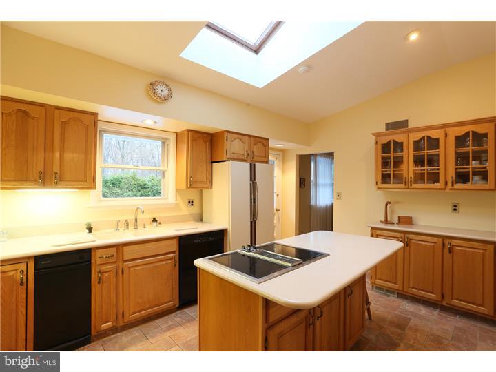 978 Williamson Road Horsham, PA 19044 - Photo 6 of 23 Gallery Image 6