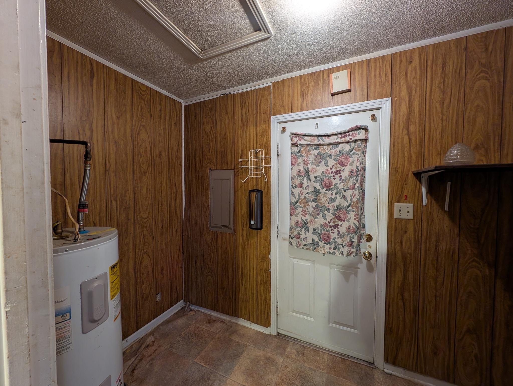 2622 Union Hall Road Clarksville, TN 37040 - Photo 11 of 12 a view of a storage & utility room