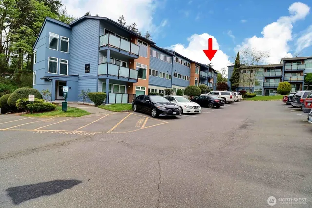a car parked in front of a building