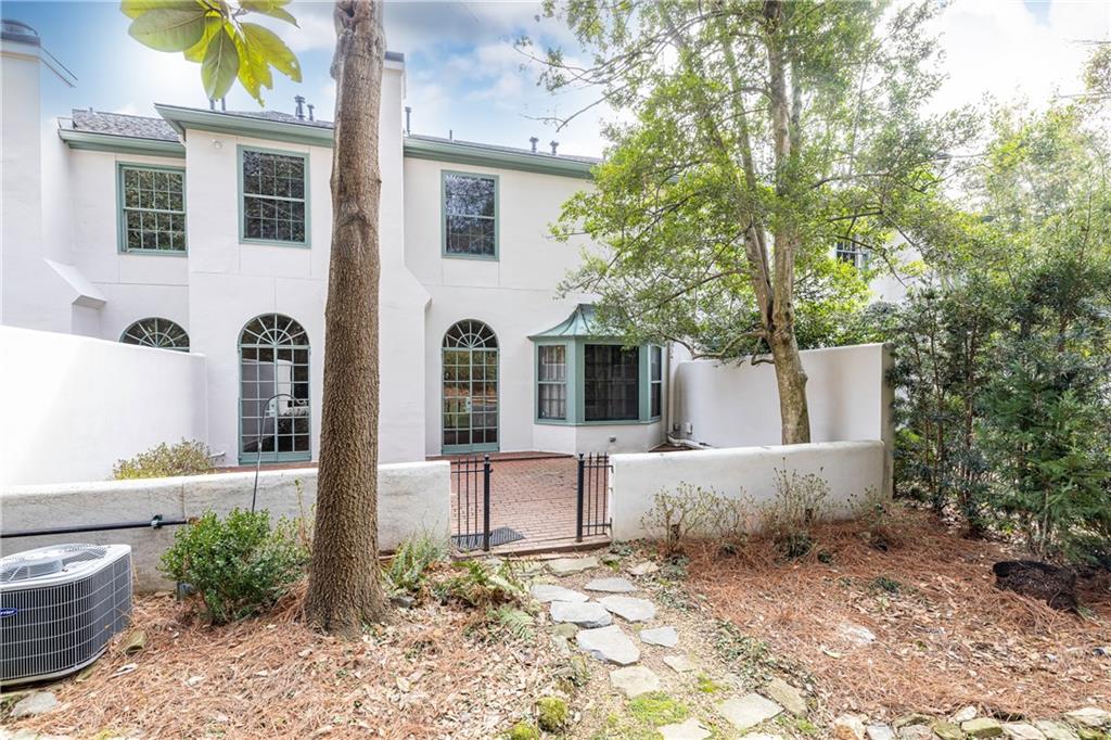 27 Mooregate Square Northwest Atlanta, GA 30327 - Photo 20 of 37