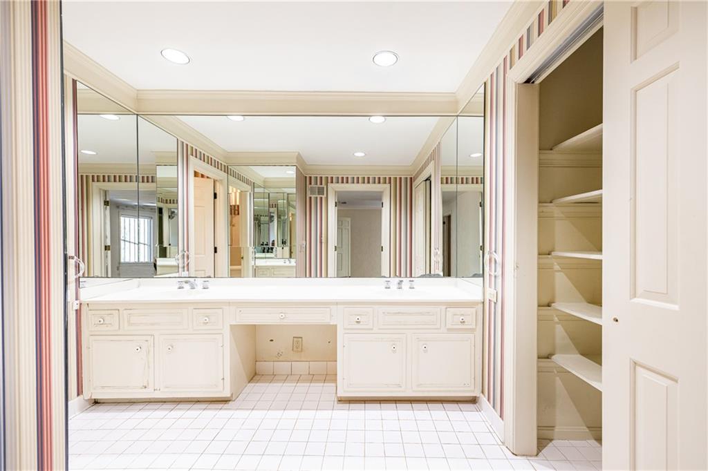 27 Mooregate Square Northwest Atlanta, GA 30327 - Photo 31 of 37