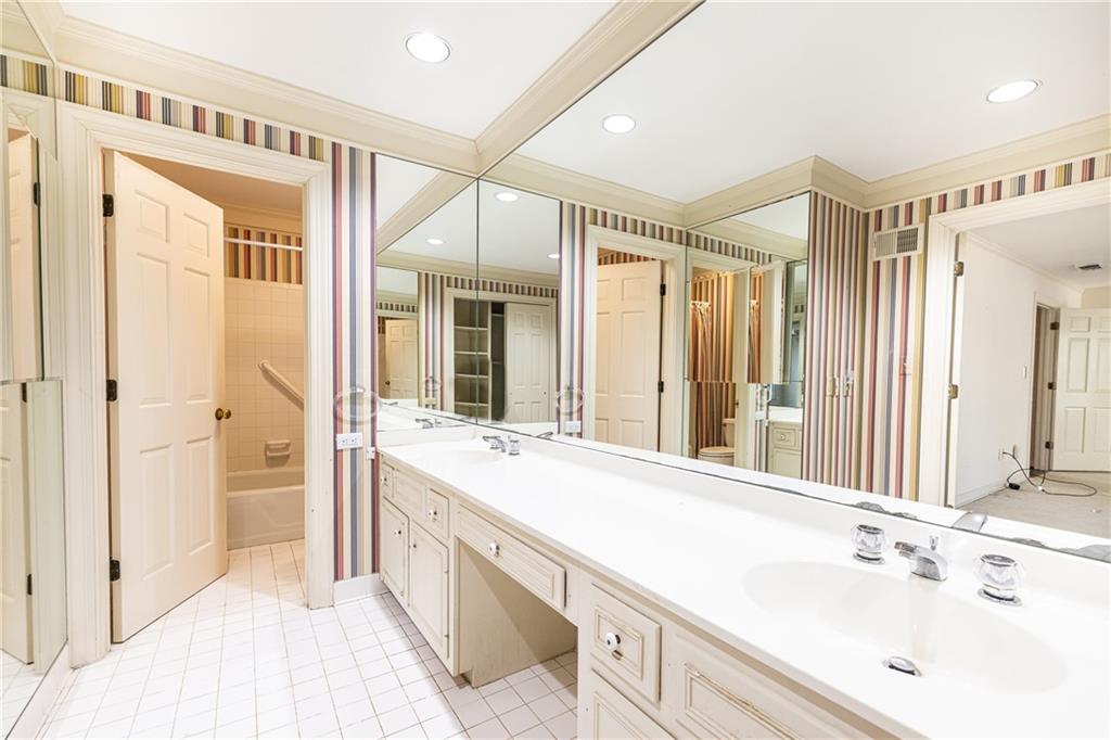 27 Mooregate Square Northwest Atlanta, GA 30327 - Photo 32 of 37