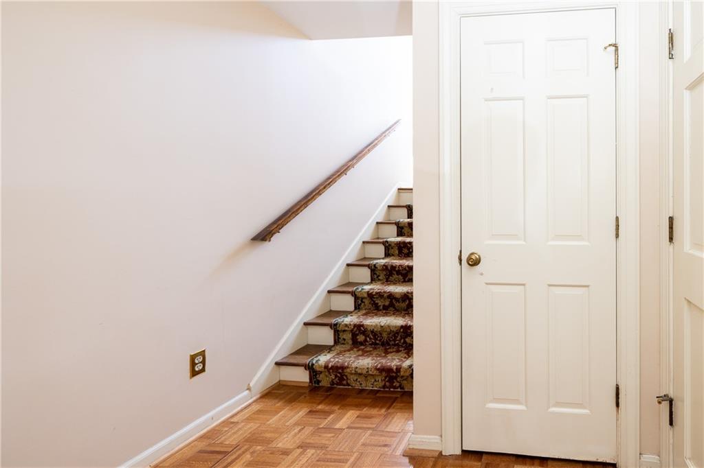 27 Mooregate Square Northwest Atlanta, GA 30327 - Photo 34 of 37