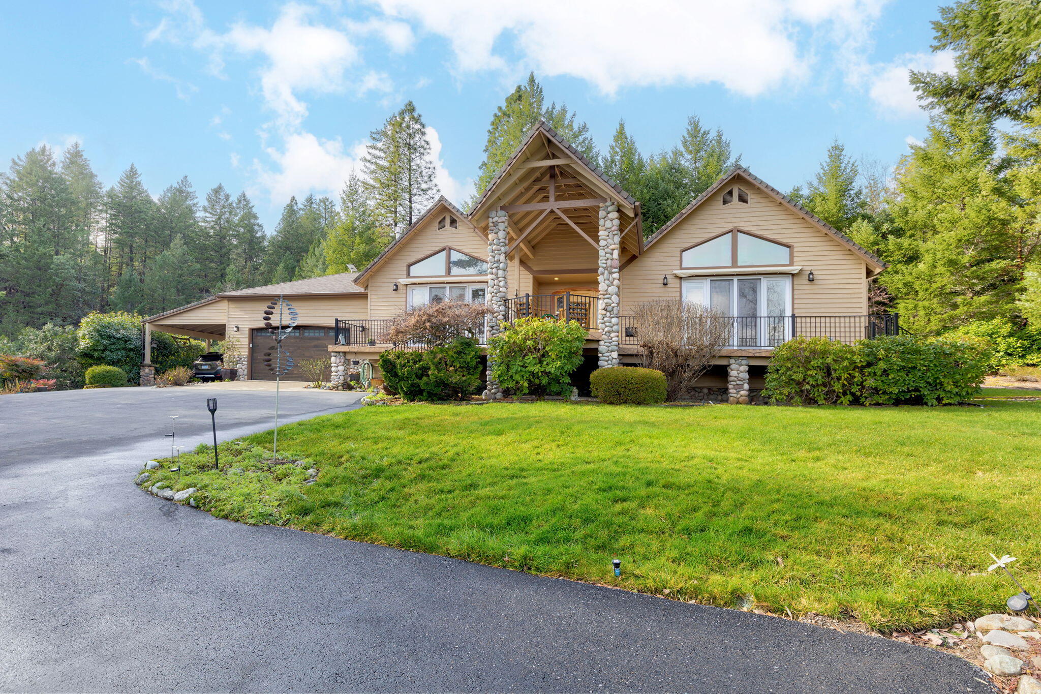 521 Seclusion Loop Grants Pass, OR 97526 - Photo 2 of 93 3-web-or-mls-521-seclusion-loop