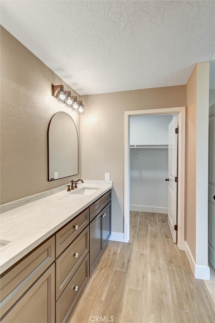 6113 Sard Street Rancho Cucamonga, CA 91701 - Photo 55 of 87 Upstairs Master Full Bathroom w/Walk-In Closet