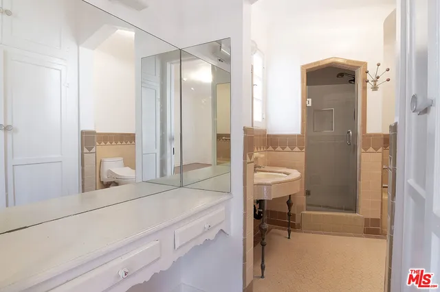 $6,250 | 1040 South Alfred Street, Los Angeles, CA 90035