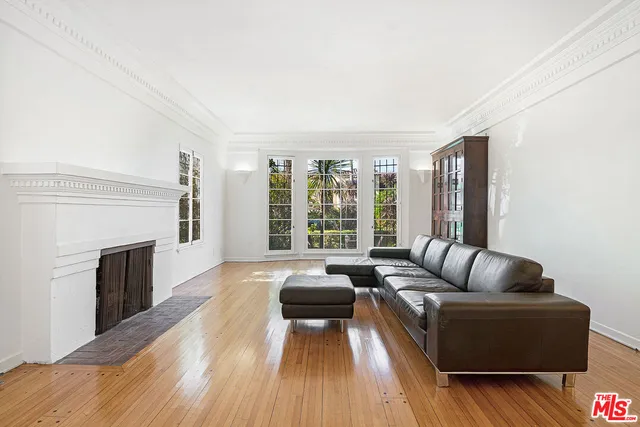 $6,250 | 1040 South Alfred Street, Los Angeles, CA 90035