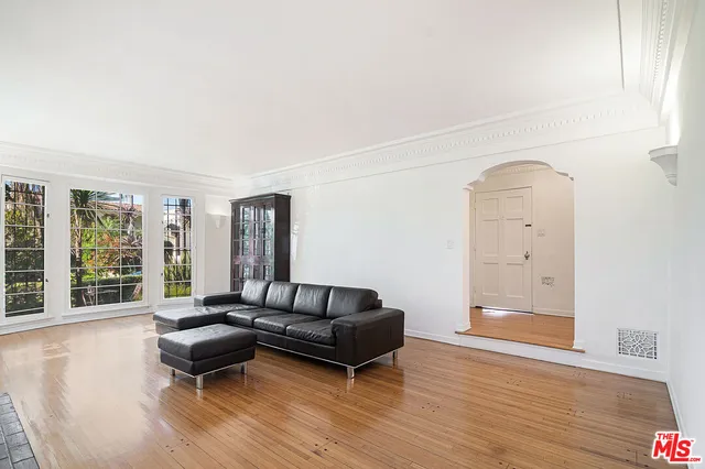 $6,250 | 1040 South Alfred Street, Los Angeles, CA 90035